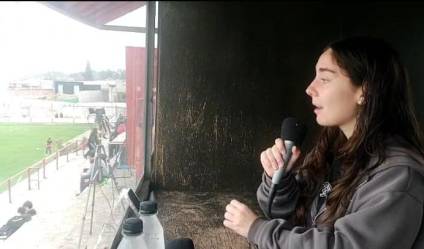 Renata Rodríguez hizo historia: se convirtió en la primera mujer en comentar un partido en Cañuelas